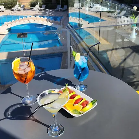 Hotel Oasis Scaleta Skaleta