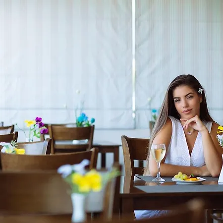 Oasis Scaleta Hotel 3*