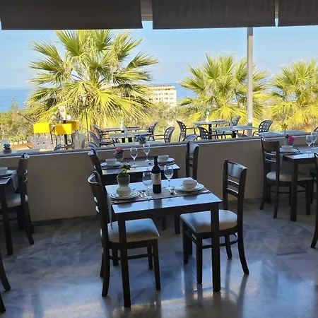 Hotel Oasis Scaleta 3*